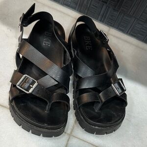 BKE Women's Black Buckle Sandals
